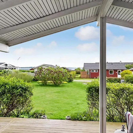 Holiday home 4 Bedroom Beautiful In Faaborg