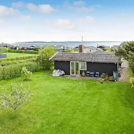 4 Bedroom Beautiful In Faaborg