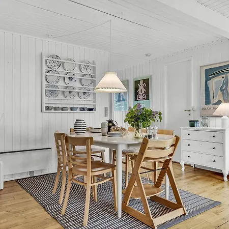 4 Bedroom Beautiful In * Faaborg