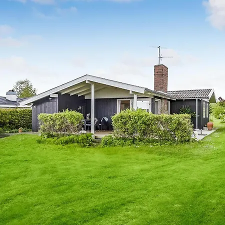 Holiday home 4 Bedroom Beautiful In