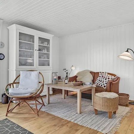 Holiday home 4 Bedroom Beautiful In *